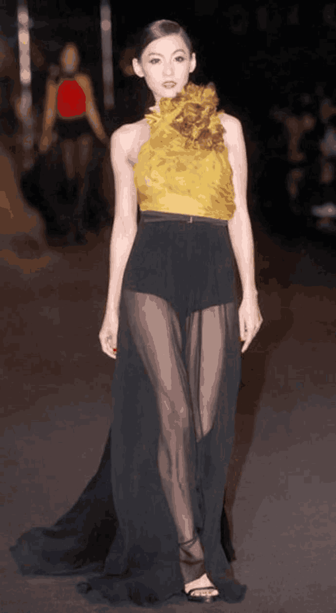 杨幂携女儿亮相时装秀,时尚与励志的闪耀瞬间