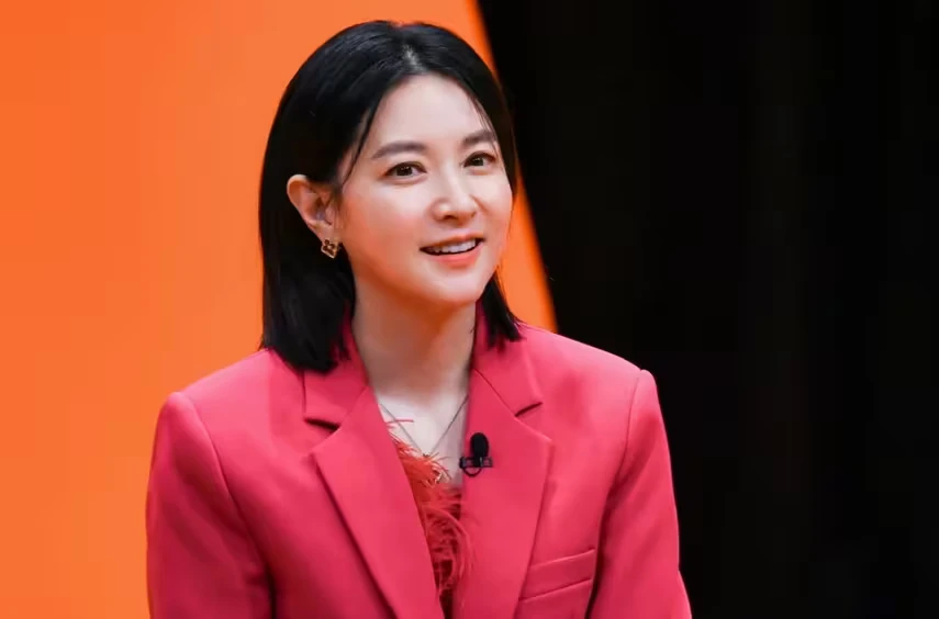 李英爱最新综艺节目，自然美景的治愈之旅，探寻内心宁静之旅