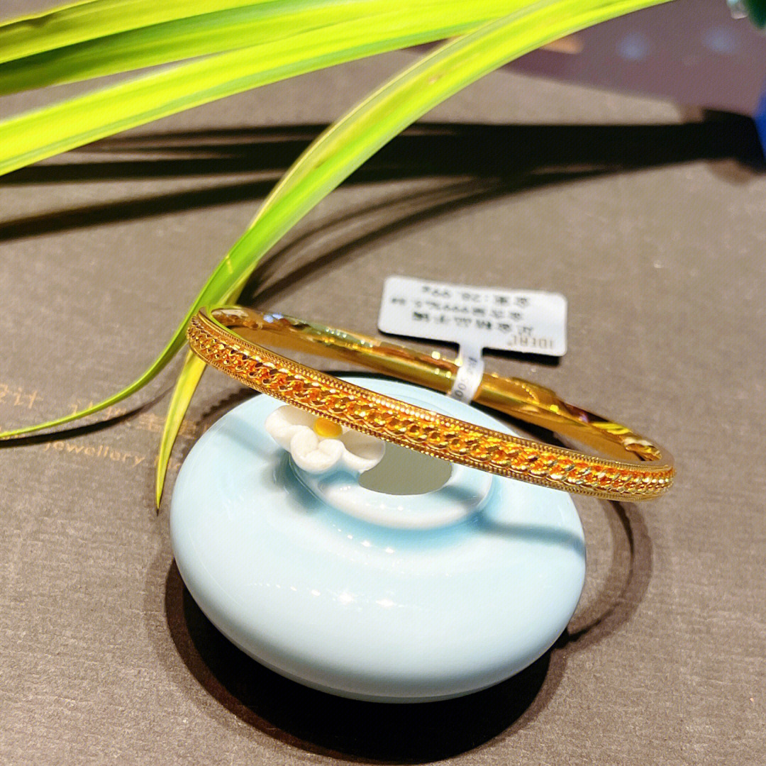 新款手镯,力量变化与自信闪耀的时尚象征