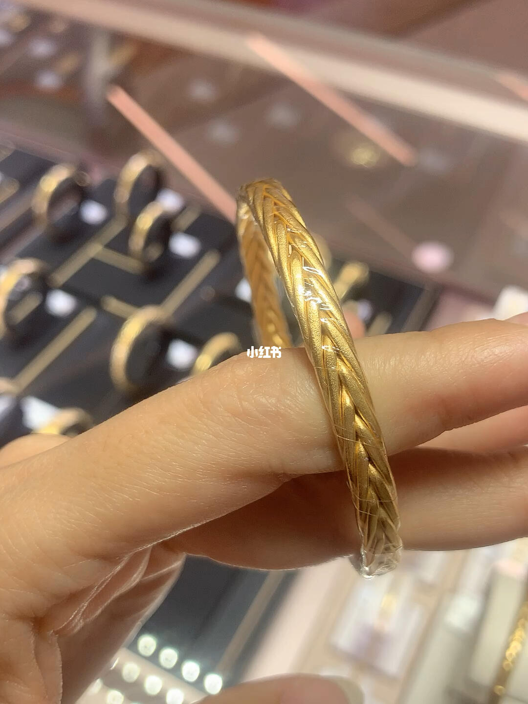 新款手镯,力量变化与自信闪耀的时尚象征