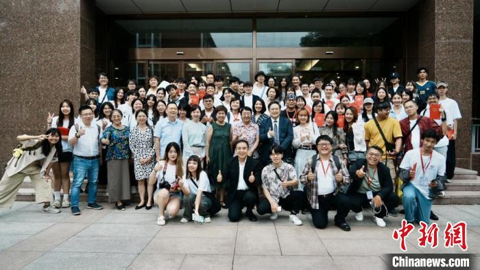 海峡两岸房产市场最新动态视频,市场走势与多方观点深度解析