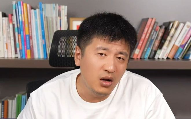 张雪峰新视频,张雪峰新视频,领略科技魅力,体验未来生活的高科技产品介绍