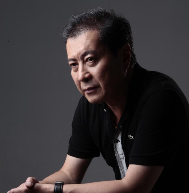 许文广演员，从舞台到荧屏的成长之路——自信与成就的力量之源