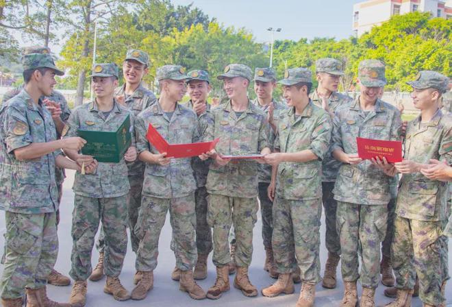 军校教员改革方案更新,点燃知识之光,塑造未来教育领军人才