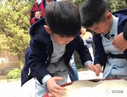 爸爸去哪儿第五季最新动态及小巷深处的特色小店探秘