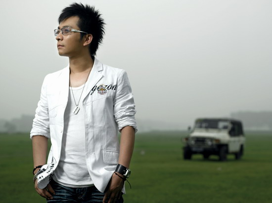 汤潮新歌发布,音乐浪潮中的新篇章,引领潮流之声震响乐坛!