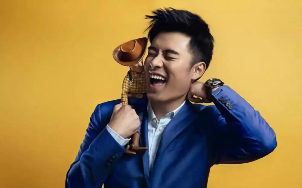 何匡新恋情曝光,日常温馨与爱的纽带展现浪漫风采