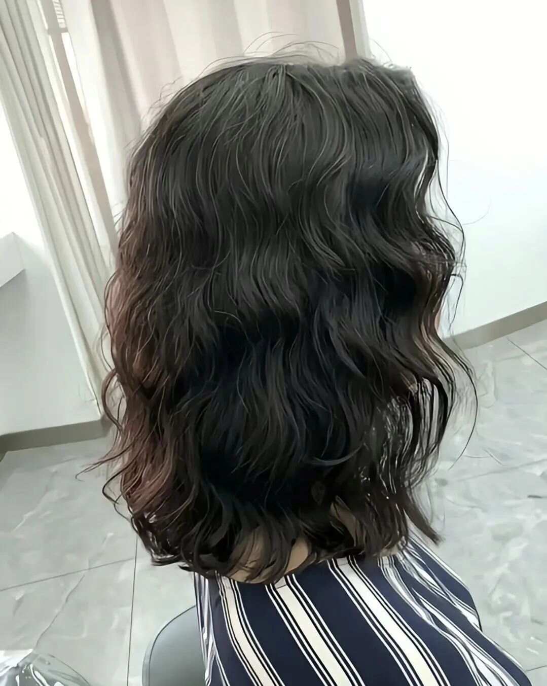 2025年度流行烫发技巧,全新指南打造魅力发型