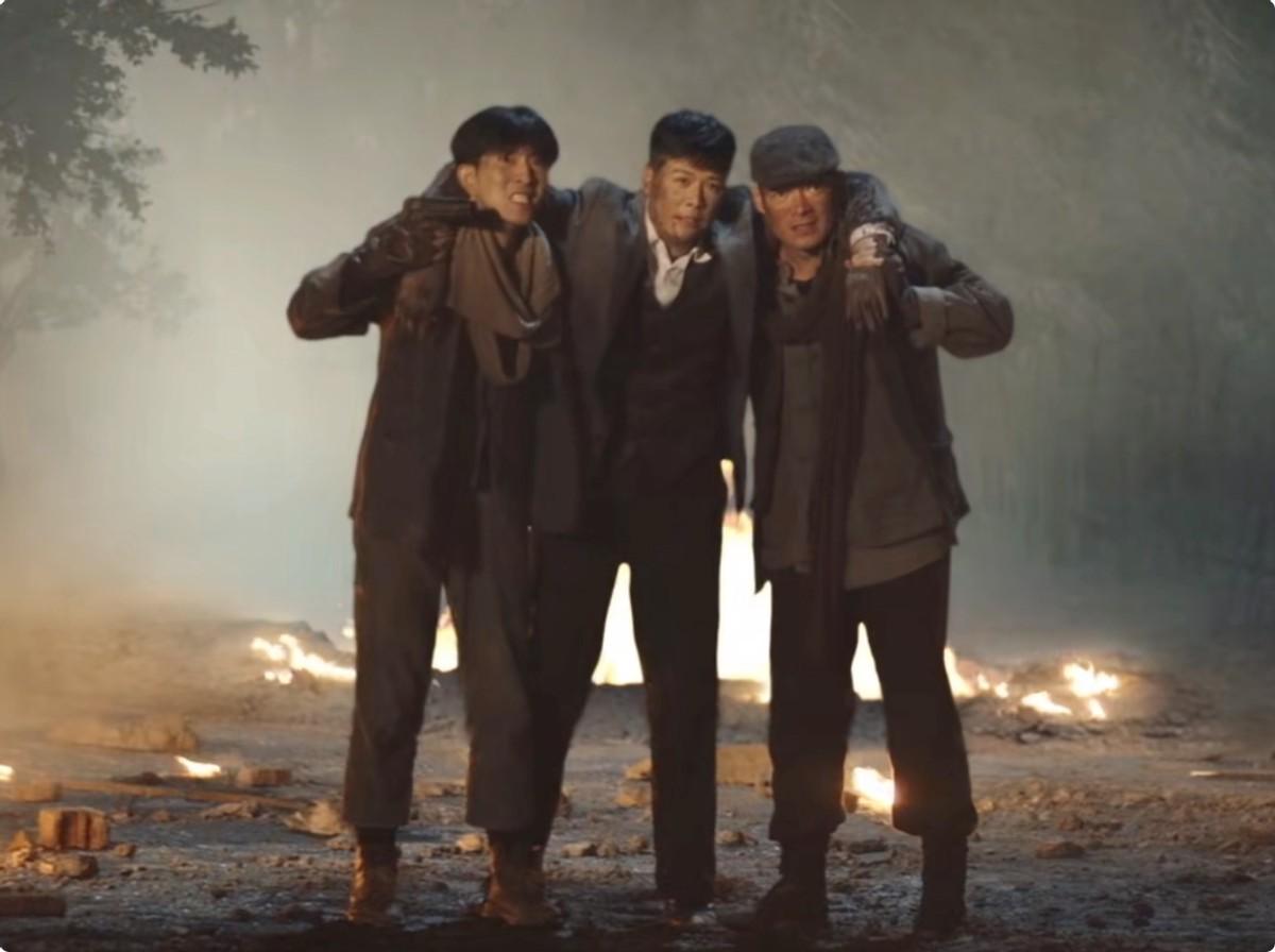 冯越个人资料揭秘,星光背后的故事与小巷特色小店探秘