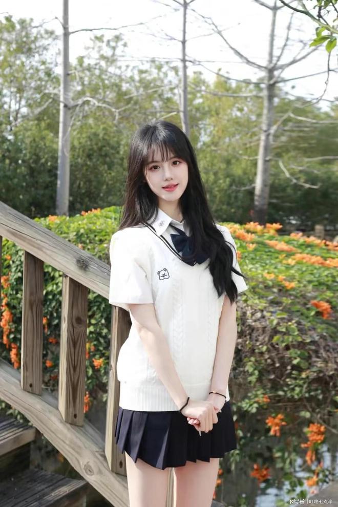 最新学姐,校园时尚风潮引领者