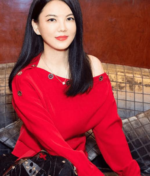 李湘最新职务，时代传媒先锋领导者