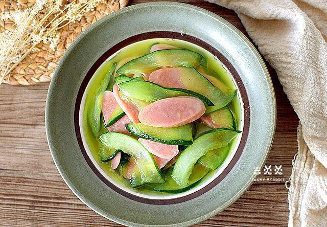 探索小巷美食秘境，最新火腿品尝之旅