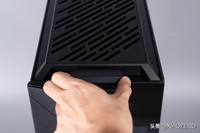 ROG最新款机箱，时代巅峰之作，游戏硬件梦想之选