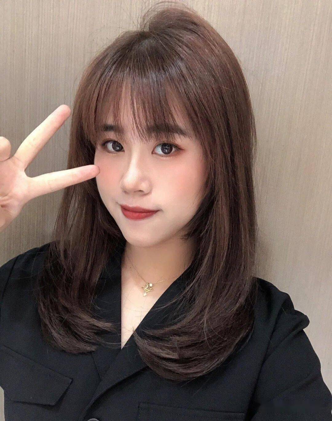 二零最新发型,时尚背后的友情与温馨日常