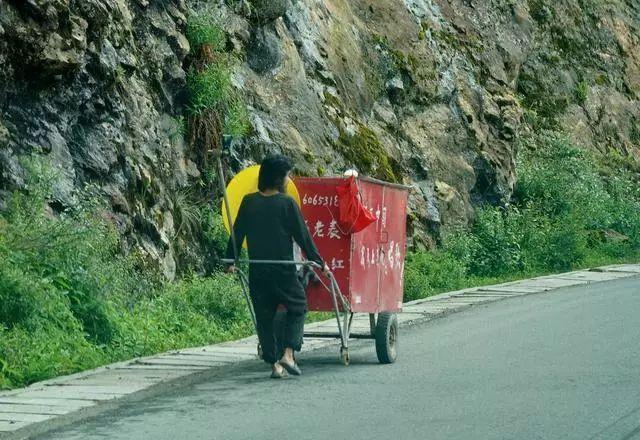 G直播最新版带你探索小巷惊喜,特色小店探秘之旅