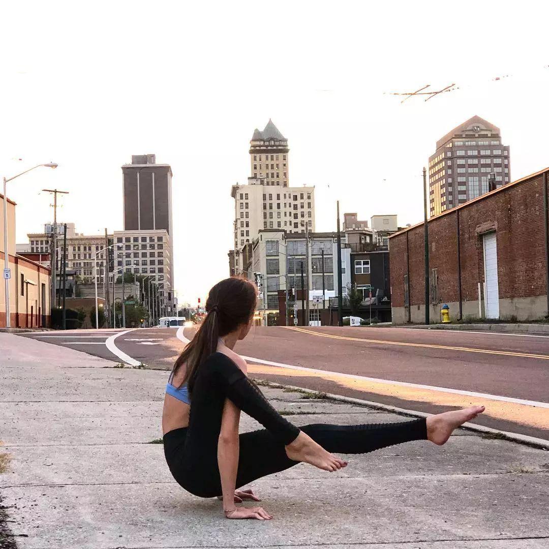 时尚瞩目焦点,最新款眼妆潮流解析