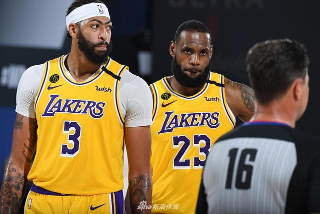 湖人掘金赛场激战,谁将问鼎巅峰?最新比分实时更新!