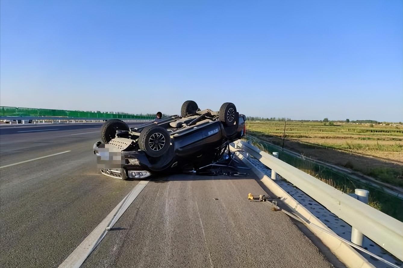 最新高速车祸图片,变化、学习与前行中的自信与成就感展现