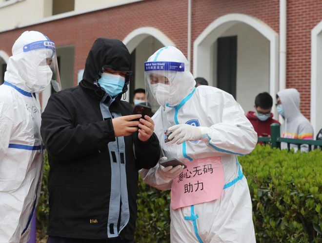 三月春光明媚中的疫情日常,温情与希望的交织故事