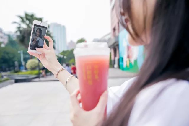 雪奈爱理最新科技产品重塑未来生活体验之旅